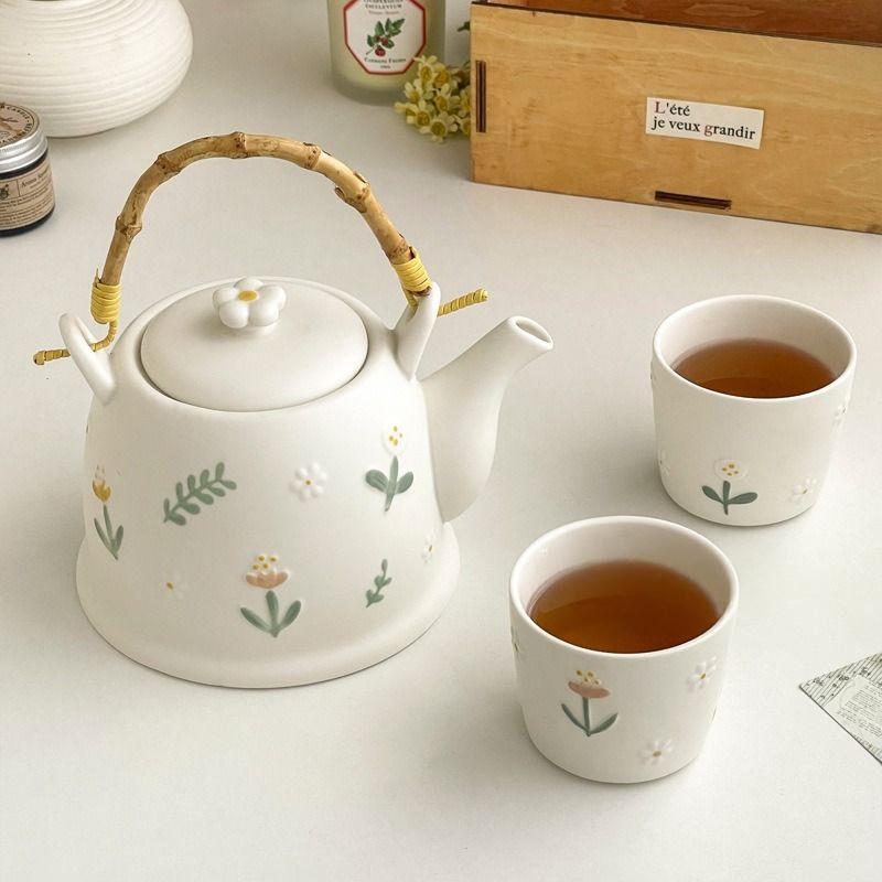 Little Daisy Embossed Tableware Set - 4