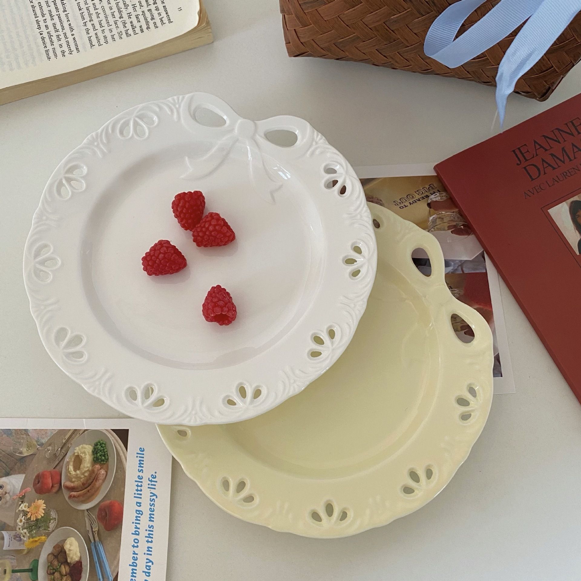 Embossed Bowknot Hollow Lace-Edge Jewelry & Dessert Plate